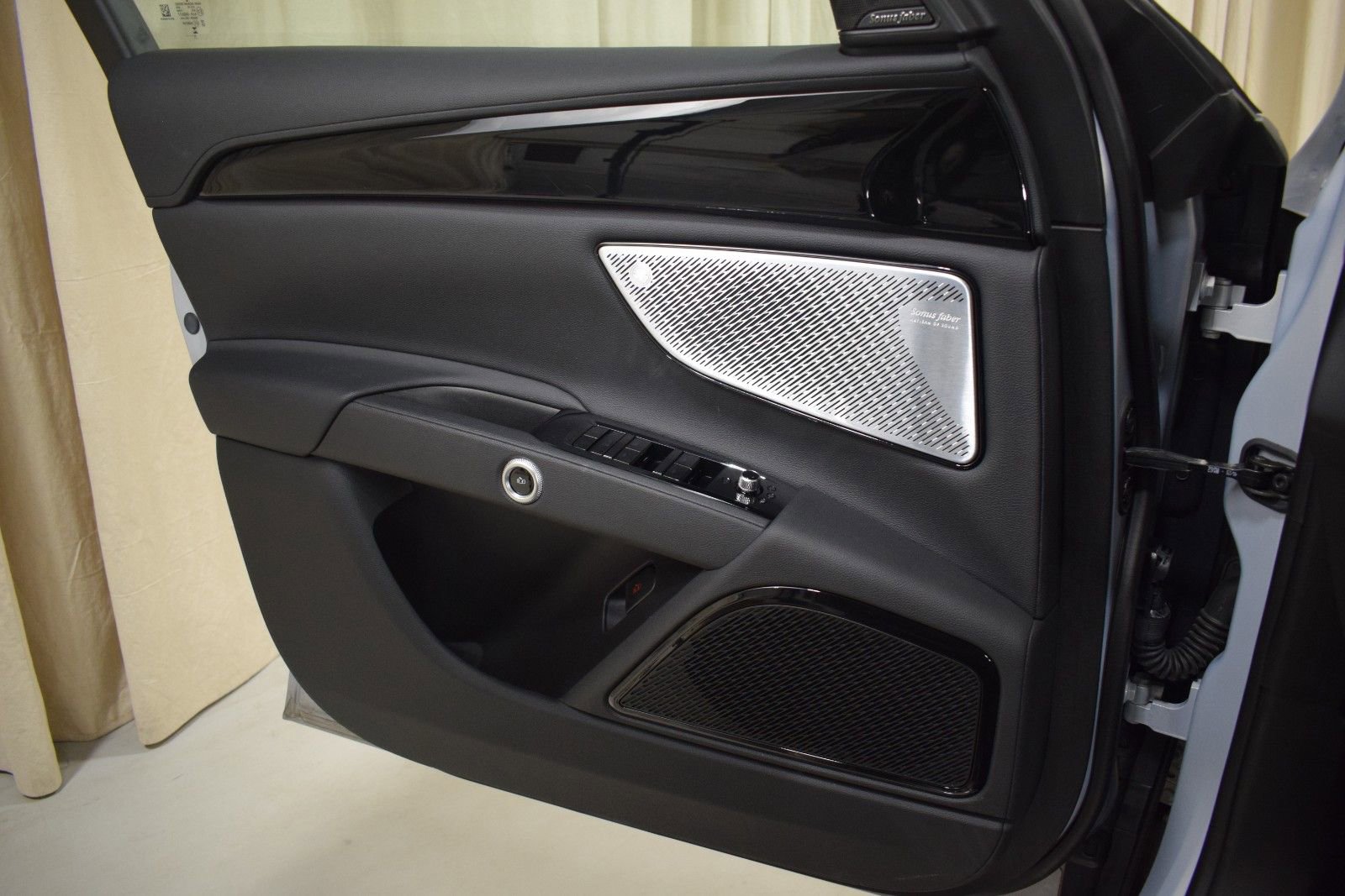 Certified 2024 Maserati Grecale Modena image 37