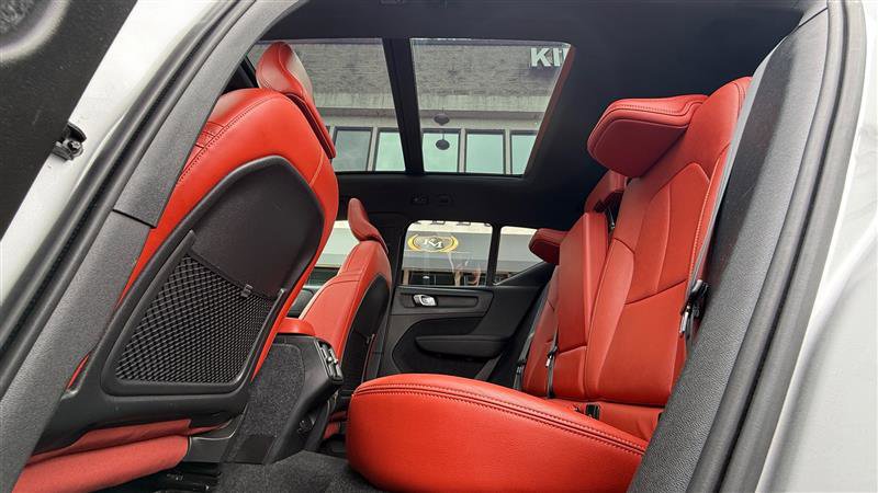 Used 2019 Volvo XC40 T5 Momentum image 21