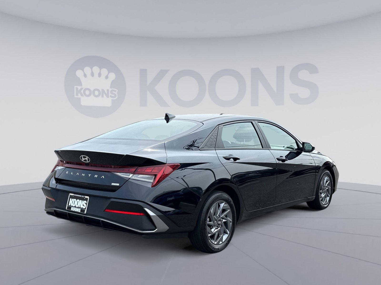 Certified 2024 Hyundai Elantra Blue FWD image 7