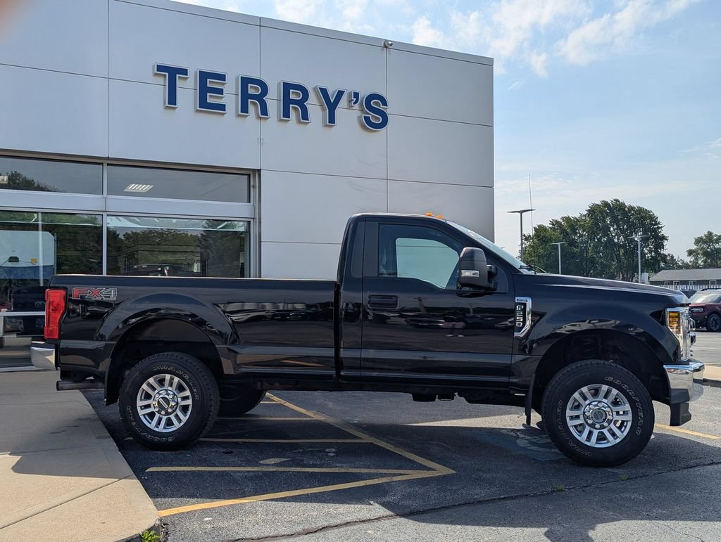 Used 2018 Ford F250 XL w/ STX Appearance Package AWD/4WD image 2