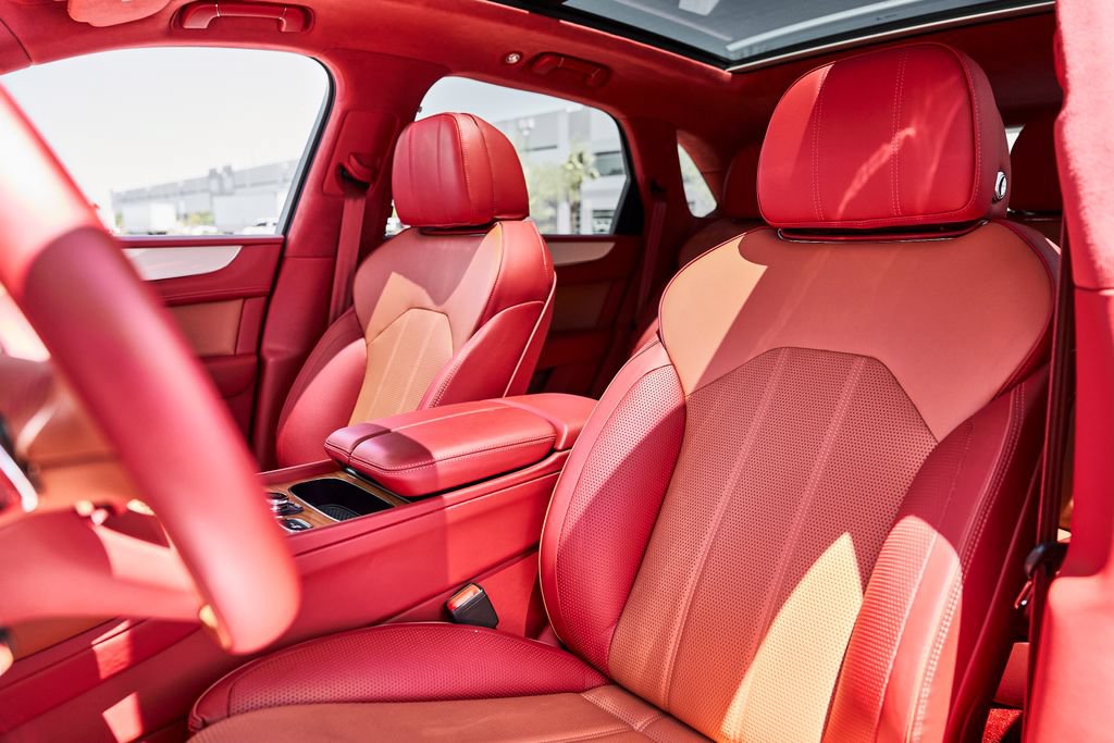 Used 2023 Bentley Bentayga AWD/4WD image 42