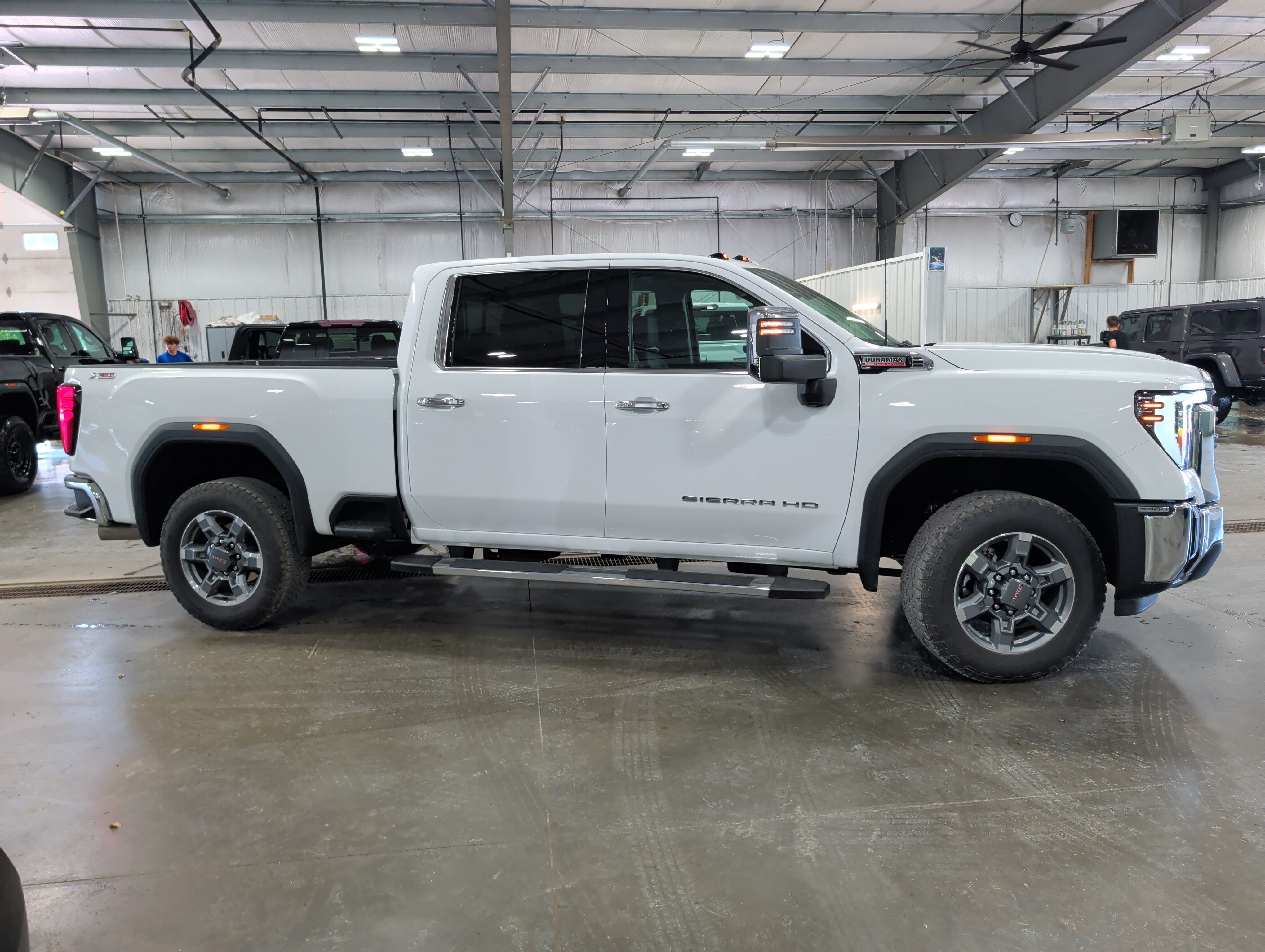 Used 2025 GMC Sierra 3500 SLT w/ SLT Premium Package AWD/4WD image 2