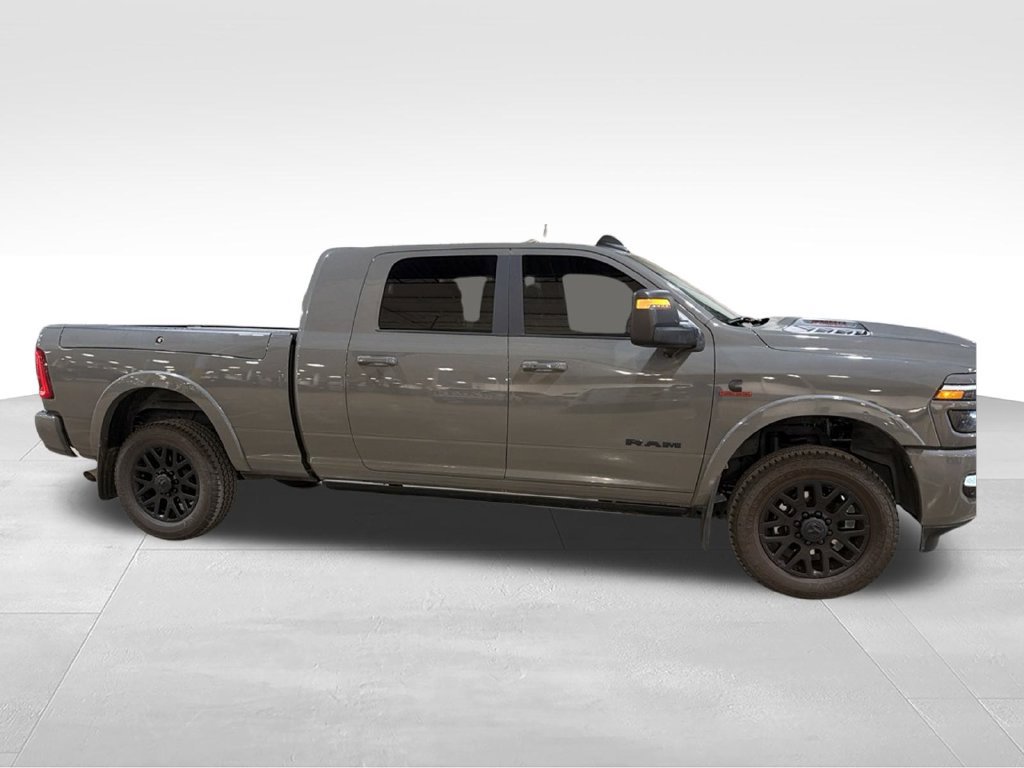 Used 2025 RAM 3500 Limited AWD/4WD image 5