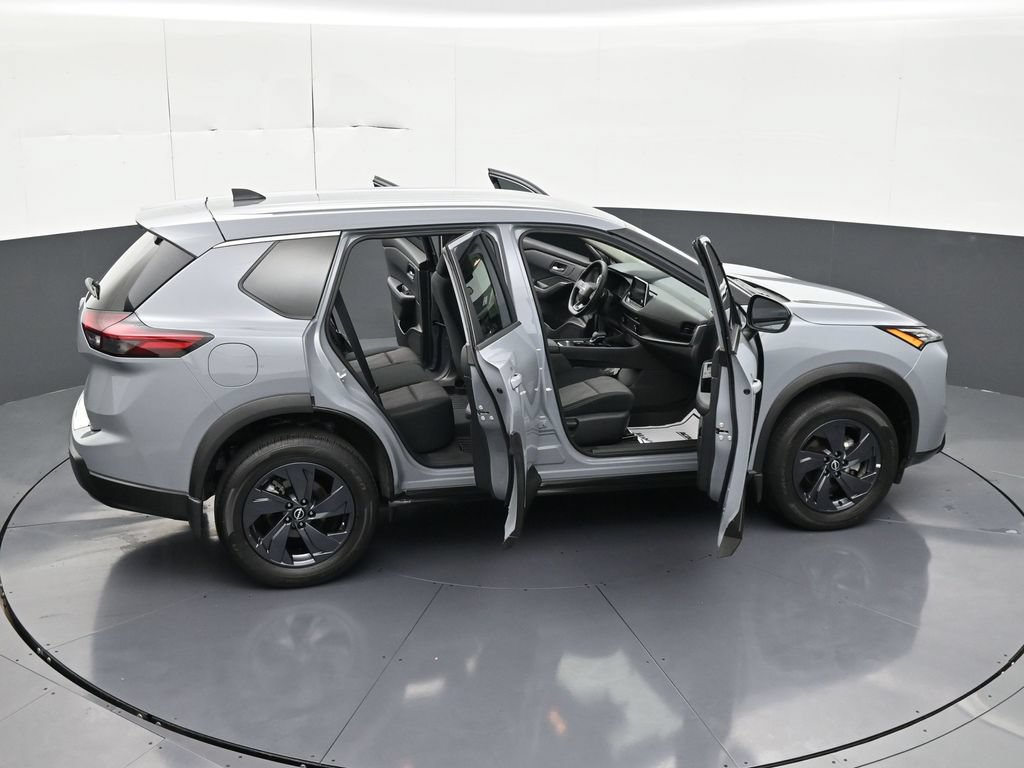 Used 2026 Nissan Rogue SV FWD image 35