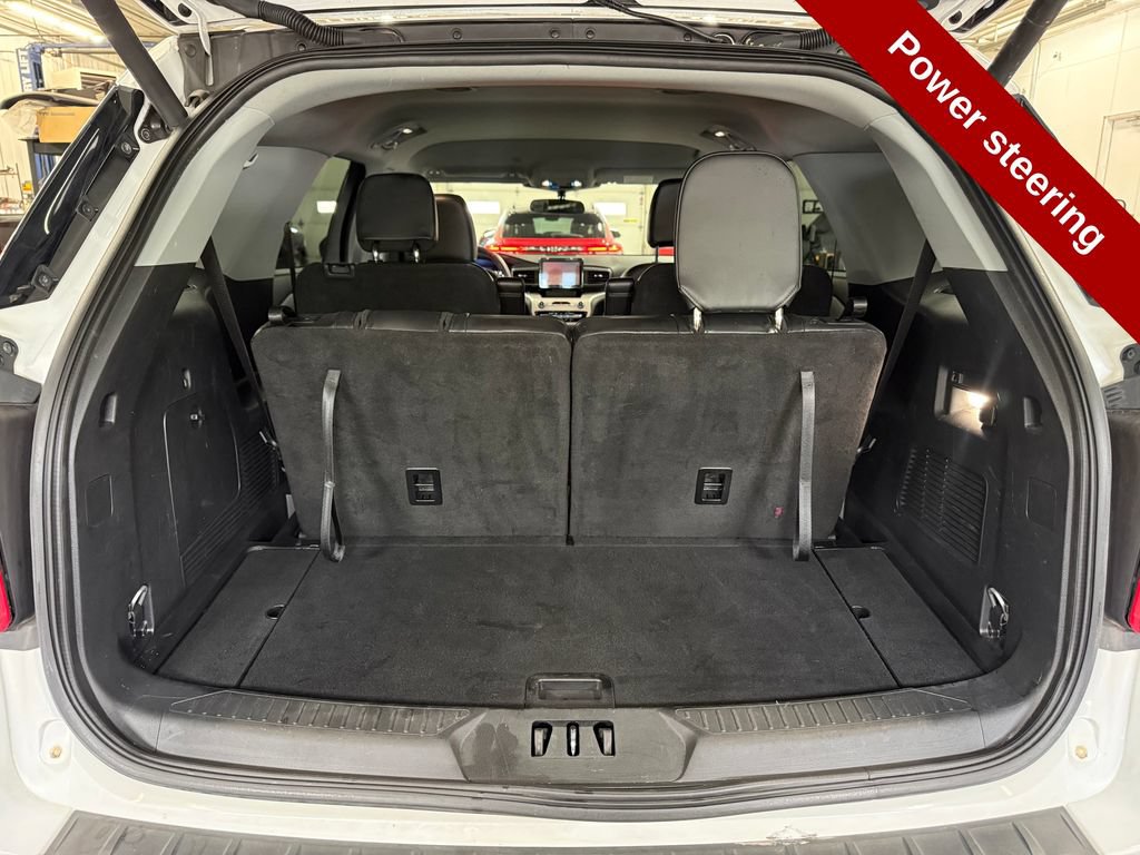 Used 2023 Ford Explorer XLT w/ Equipment Group 202A AWD/4WD image 35
