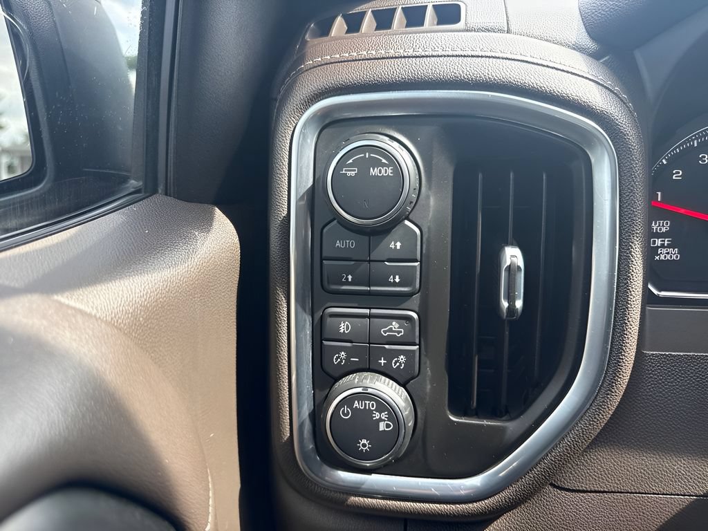 Used 2021 Chevrolet Silverado 1500 RST w/ Convenience Package II AWD/4WD image 12