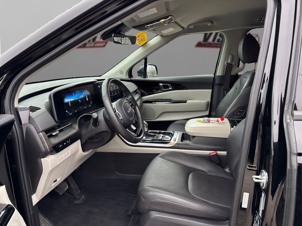 Used 2024 Kia Carnival SX image 9