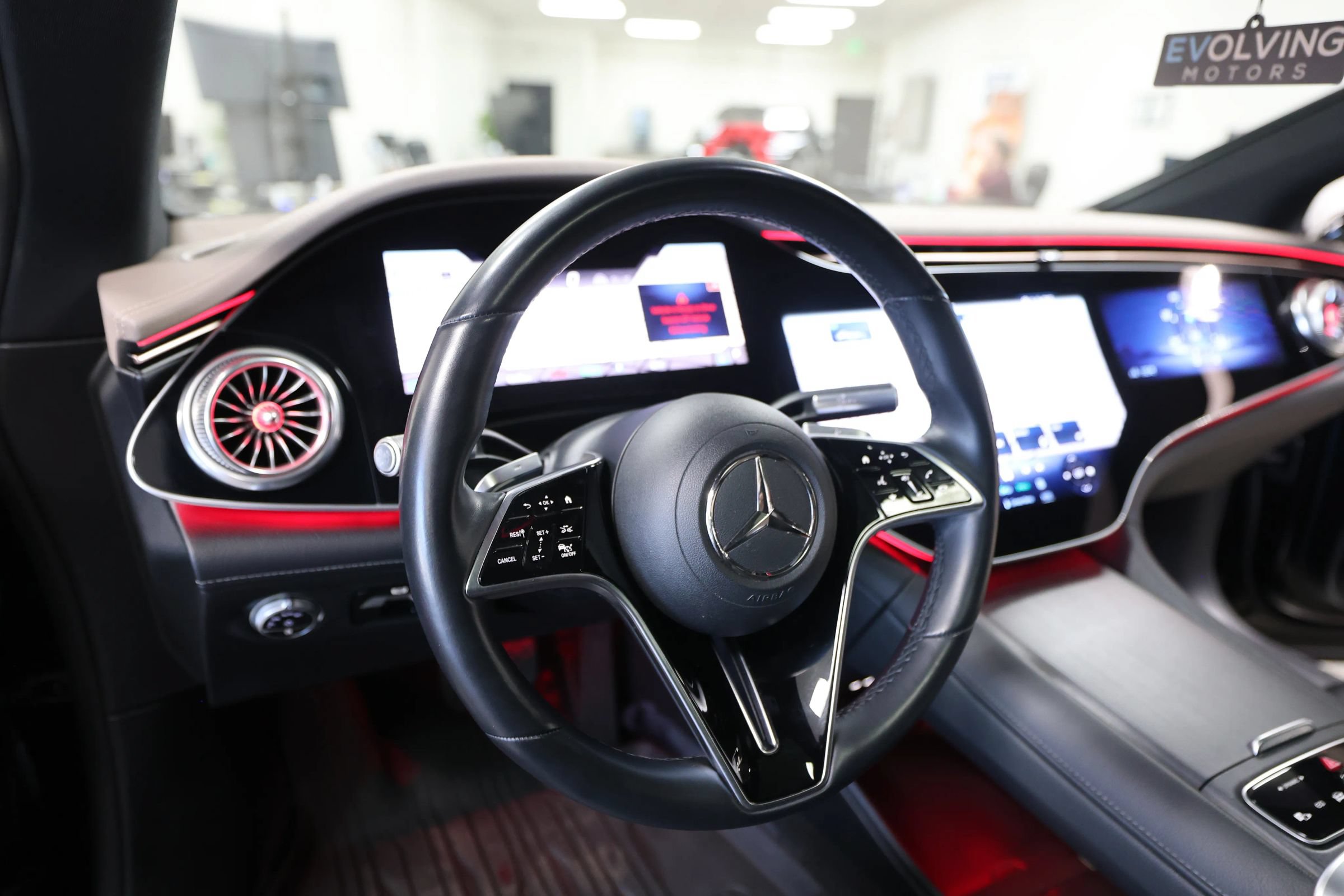 Used 2022 Mercedes-Benz EQS 580 4MATIC Sedan image 25