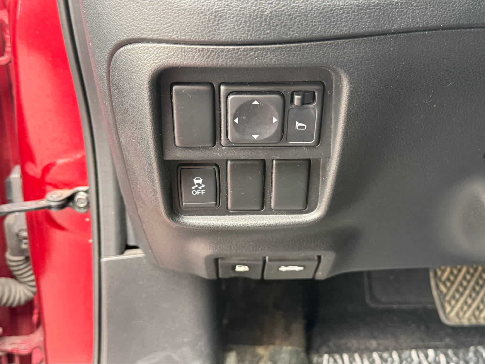 Used 2013 Nissan Juke SV image 24