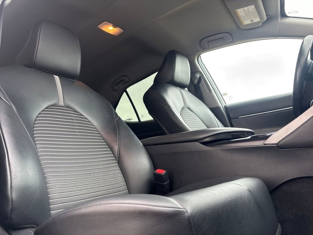 Used 2020 Toyota Camry SE image 24