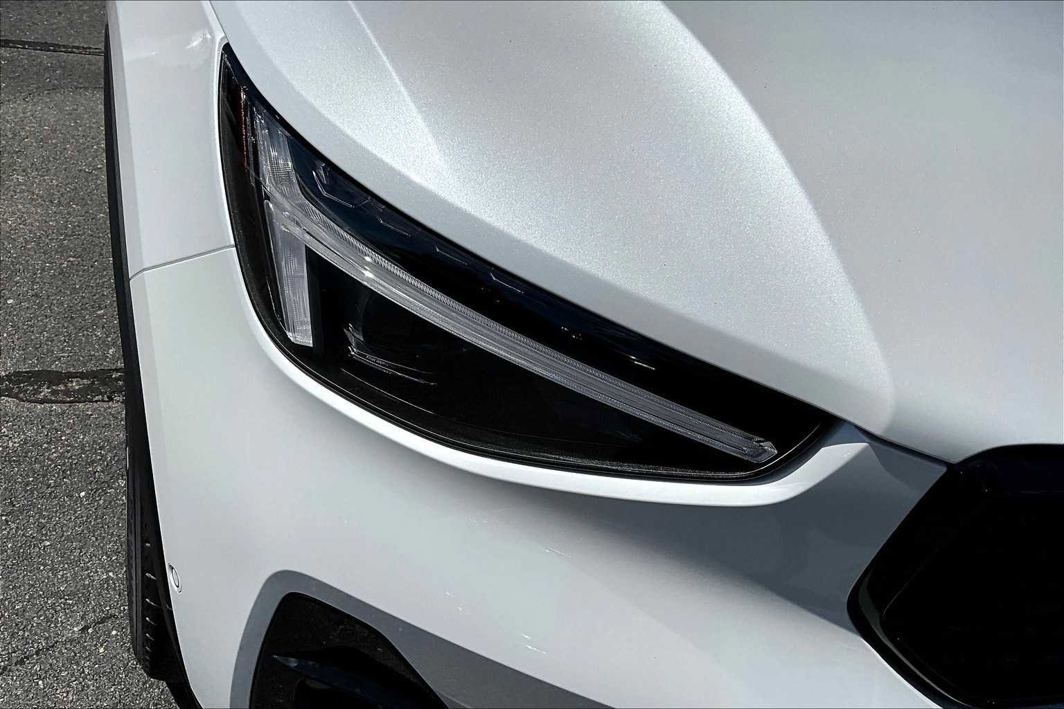 New 2026 Volvo XC40 B5 Plus w/ Protection Package Premier image 15