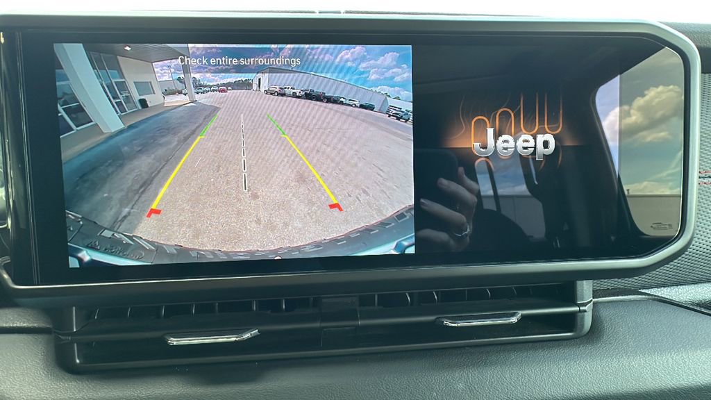 Used 2024 Jeep Wrangler Rubicon image 30