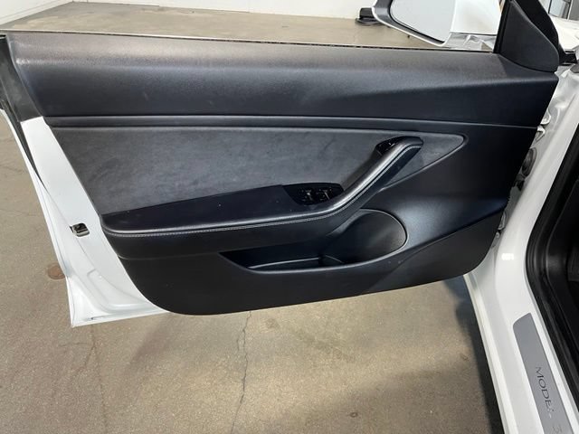Used 2018 Tesla Model 3 Long Range RWD image 24
