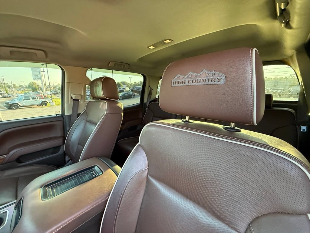Used 2018 Chevrolet Silverado 2500 High Country w/ Duramax Plus Package AWD/4WD image 16