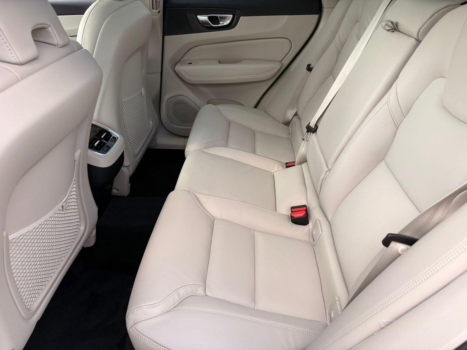 New 2026 Volvo XC60 B5 Ultra w/ Climate Package image 24