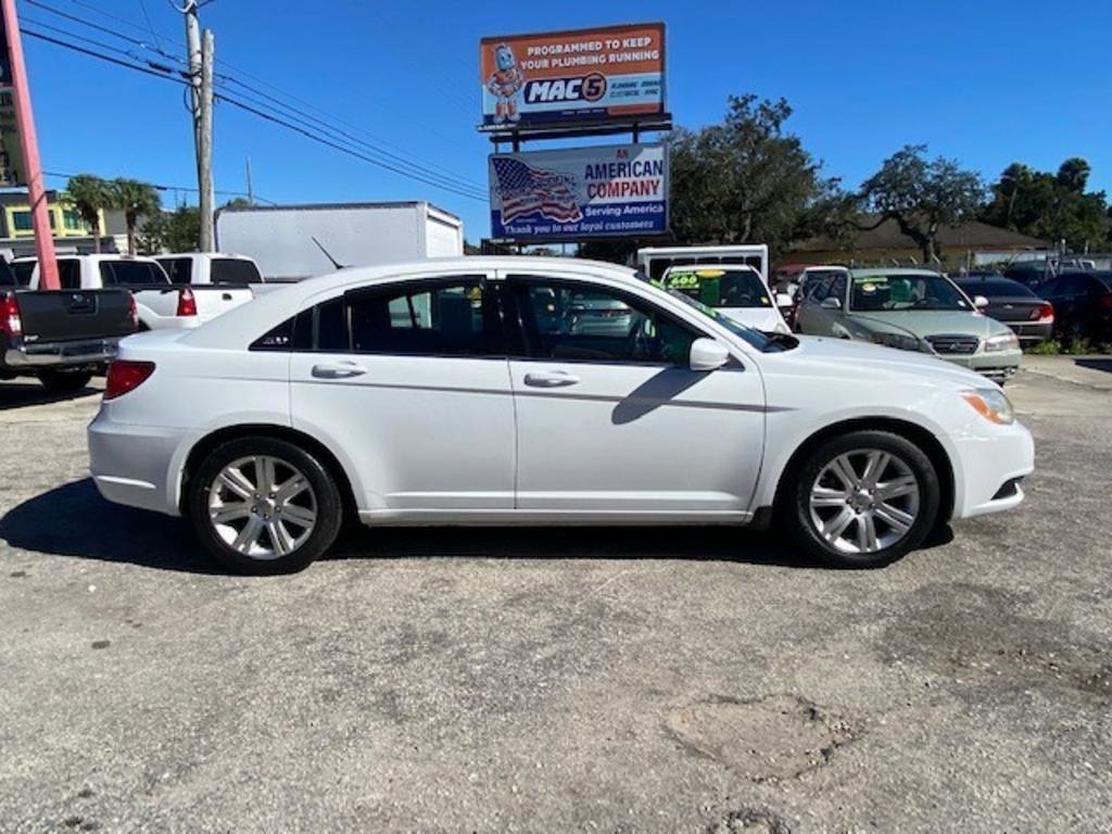 Used 2013 Chrysler 200 Touring image 4