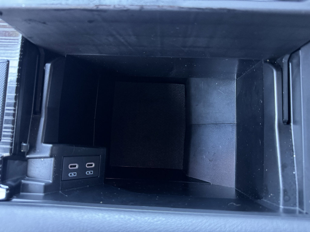 Used 2025 Toyota Sienna XLE Woodland Edition image 23