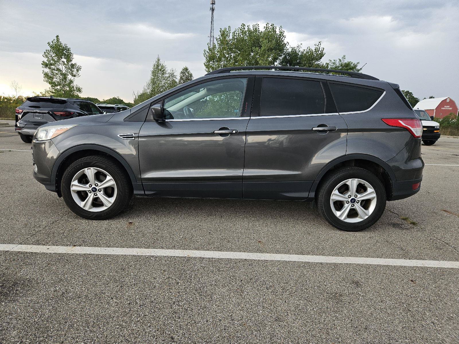 Used 2016 Ford Escape SE w/ Equipment Group 201A FWD image 4