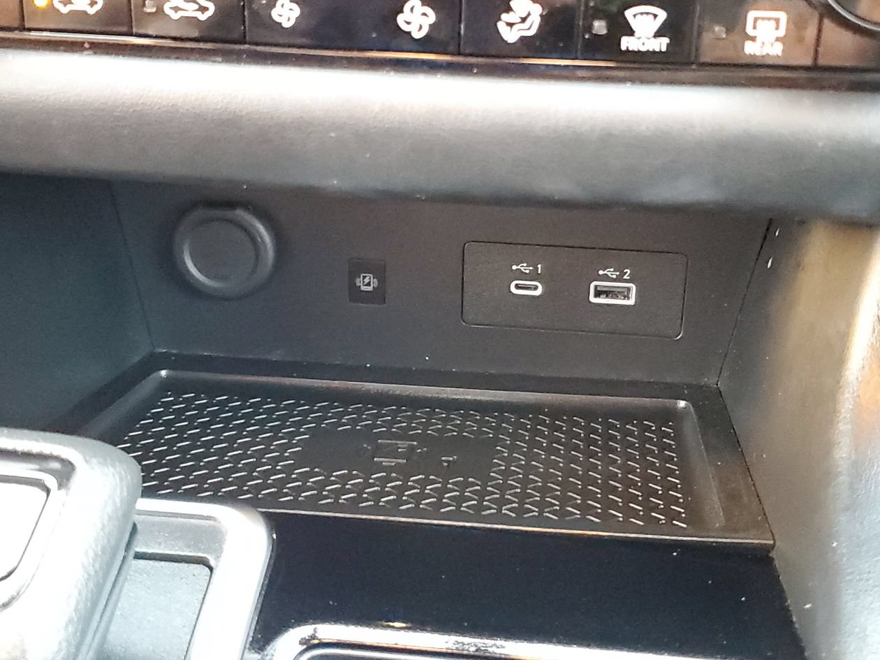 Used 2025 Nissan Pathfinder SL FWD image 23