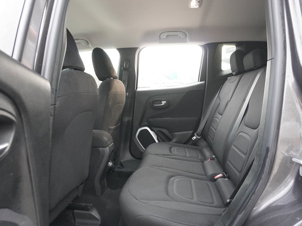 Used 2018 Jeep Renegade Latitude image 27