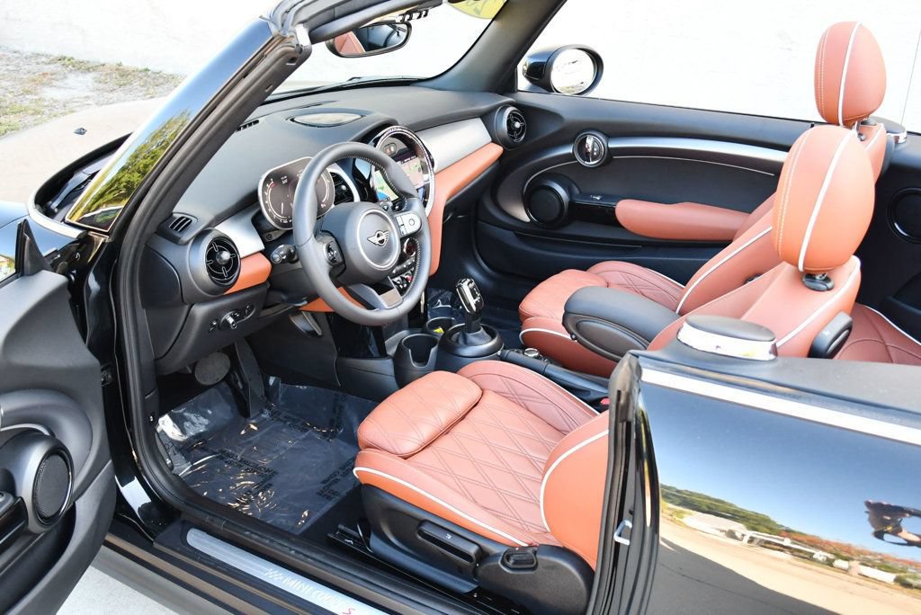 Used 2024 MINI Cooper S w/ Signature Upholstery Package FWD image 53