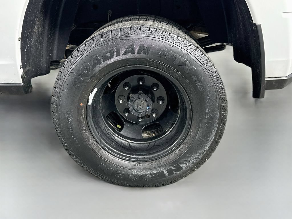 Used 2024 RAM 3500 Tradesman w/ Chrome Appearance Group AWD/4WD image 34
