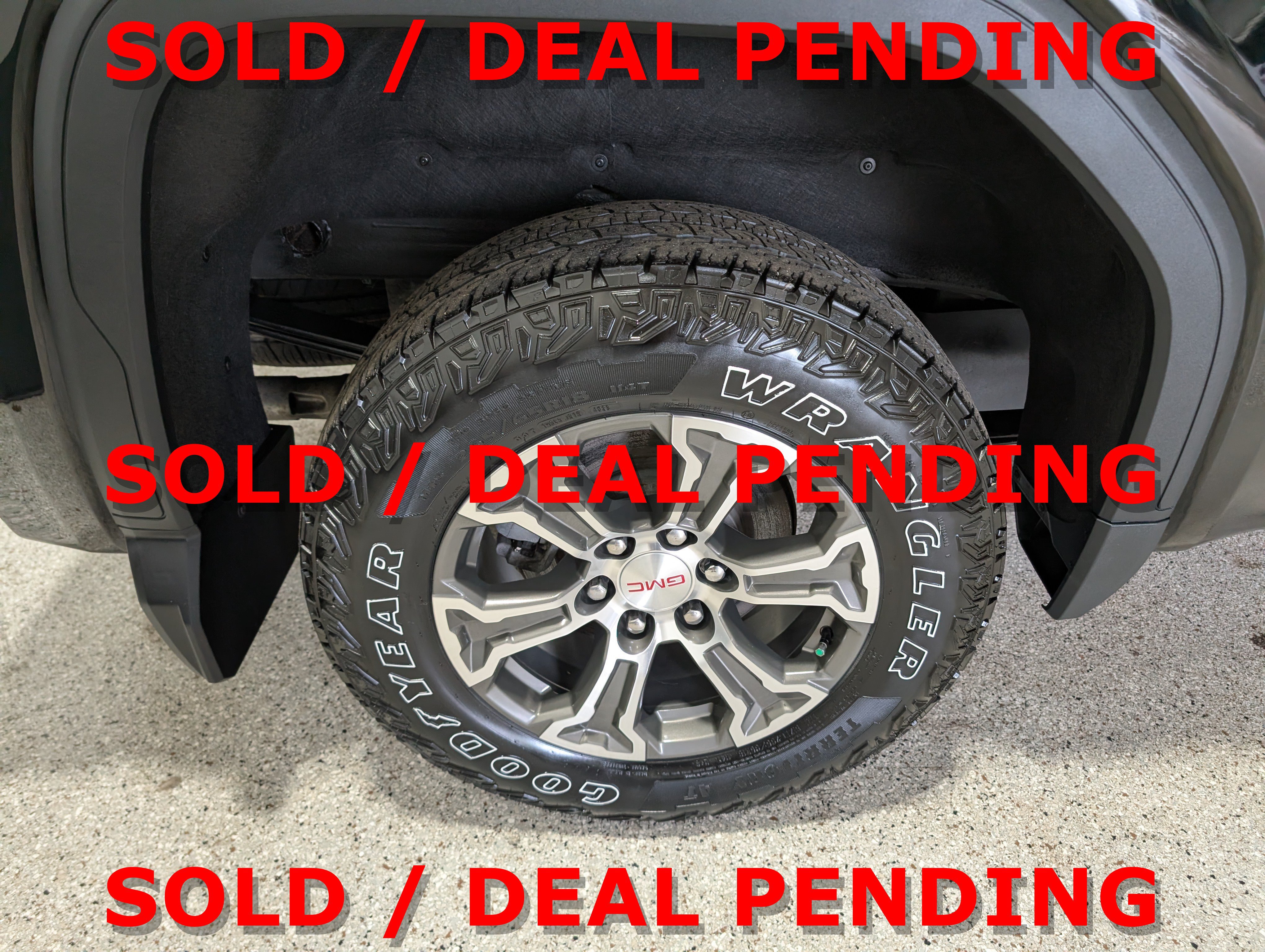 Used 2024 GMC Sierra 1500 SLE w/ Preferred Package AWD/4WD image 12