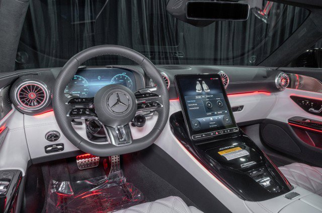 New 2026 Mercedes-Benz SL 55 AMG 4MATIC image 17