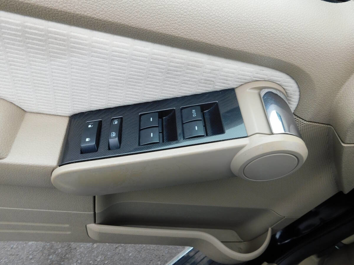 Used 2010 Ford Explorer XLT AWD/4WD image 18