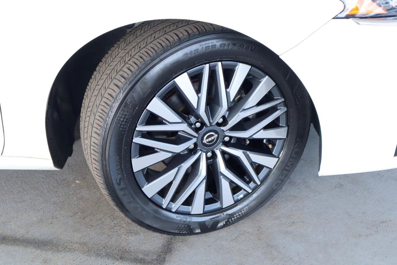 Used 2025 Nissan Altima 2.5 SV FWD image 3
