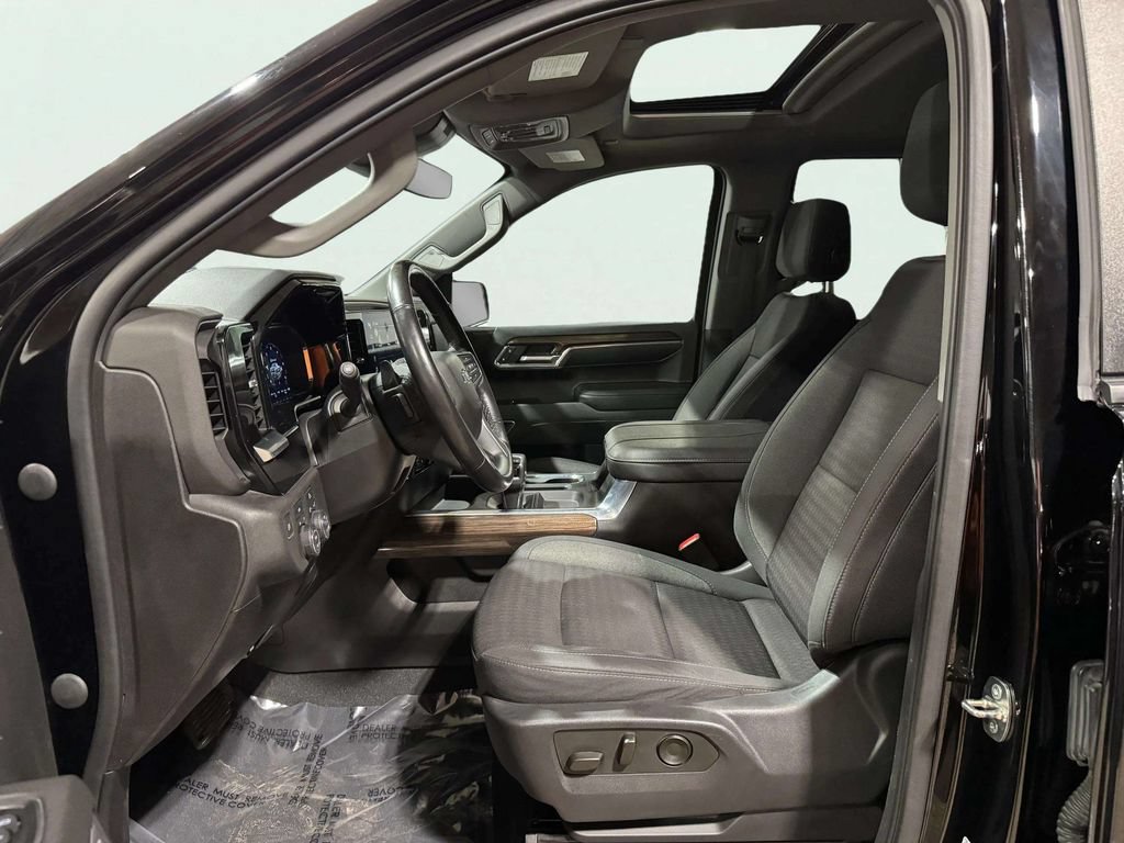 Used 2023 Chevrolet Silverado 1500 RST w/ Redline Edition AWD/4WD image 25