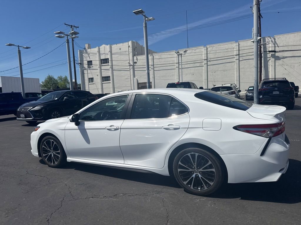 Used 2018 Toyota Camry SE FWD image 8