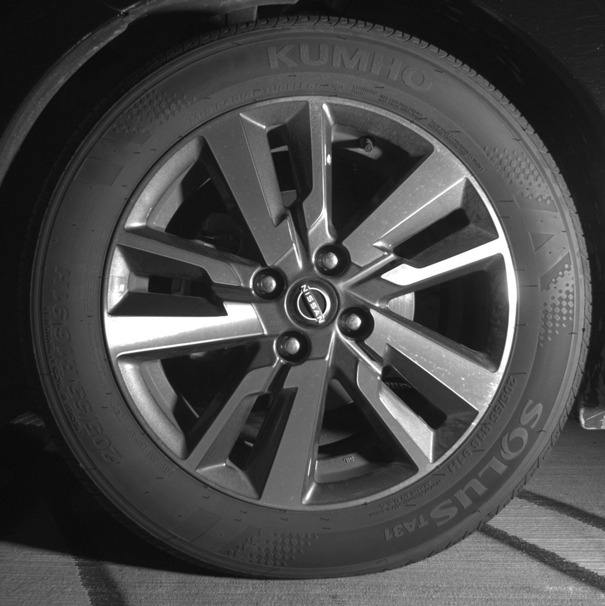 Used 2025 Nissan Versa SV image 12