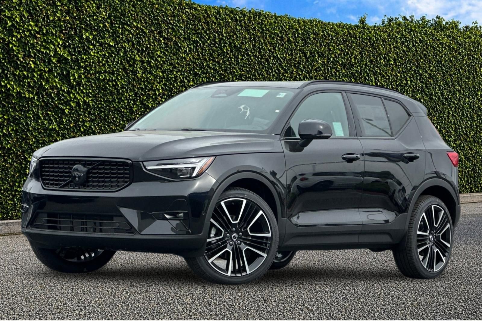 New 2026 Volvo XC40 B5 Ultra w/ Climate Package AWD/4WD image 1