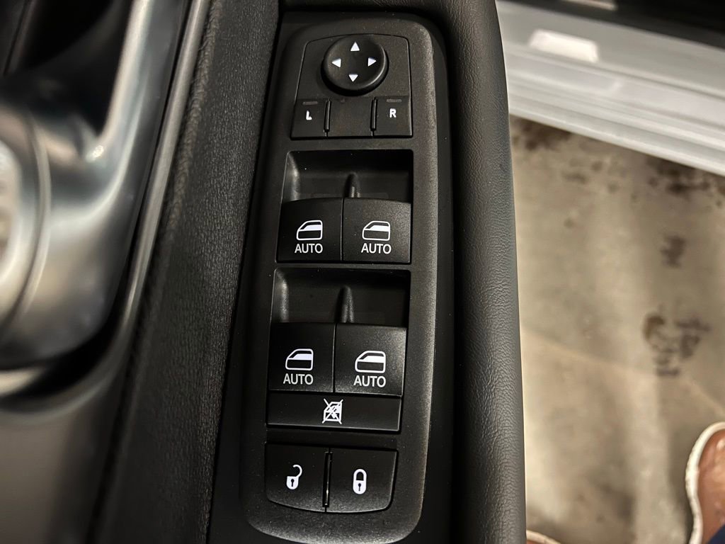 New 2026 Chrysler Pacifica Select w/ S Appearance Package FWD image 20