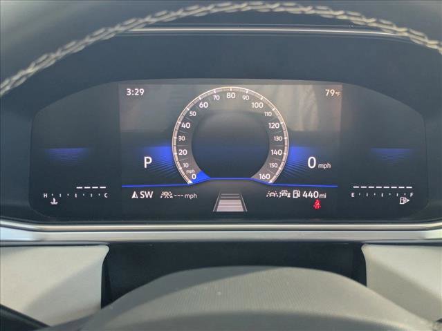 Used 2025 Volkswagen Taos SE image 11