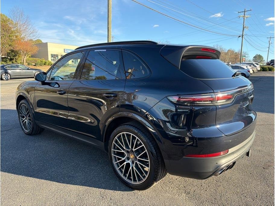 Used 2020 Porsche Cayenne S image 4