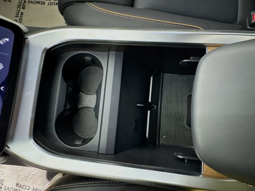 Used 2024 Lucid Air Pure RWD image 14