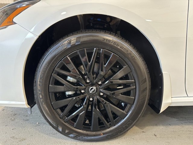New 2025 Nissan Altima 2.5 SV w/ SV Special Edition Package image 10