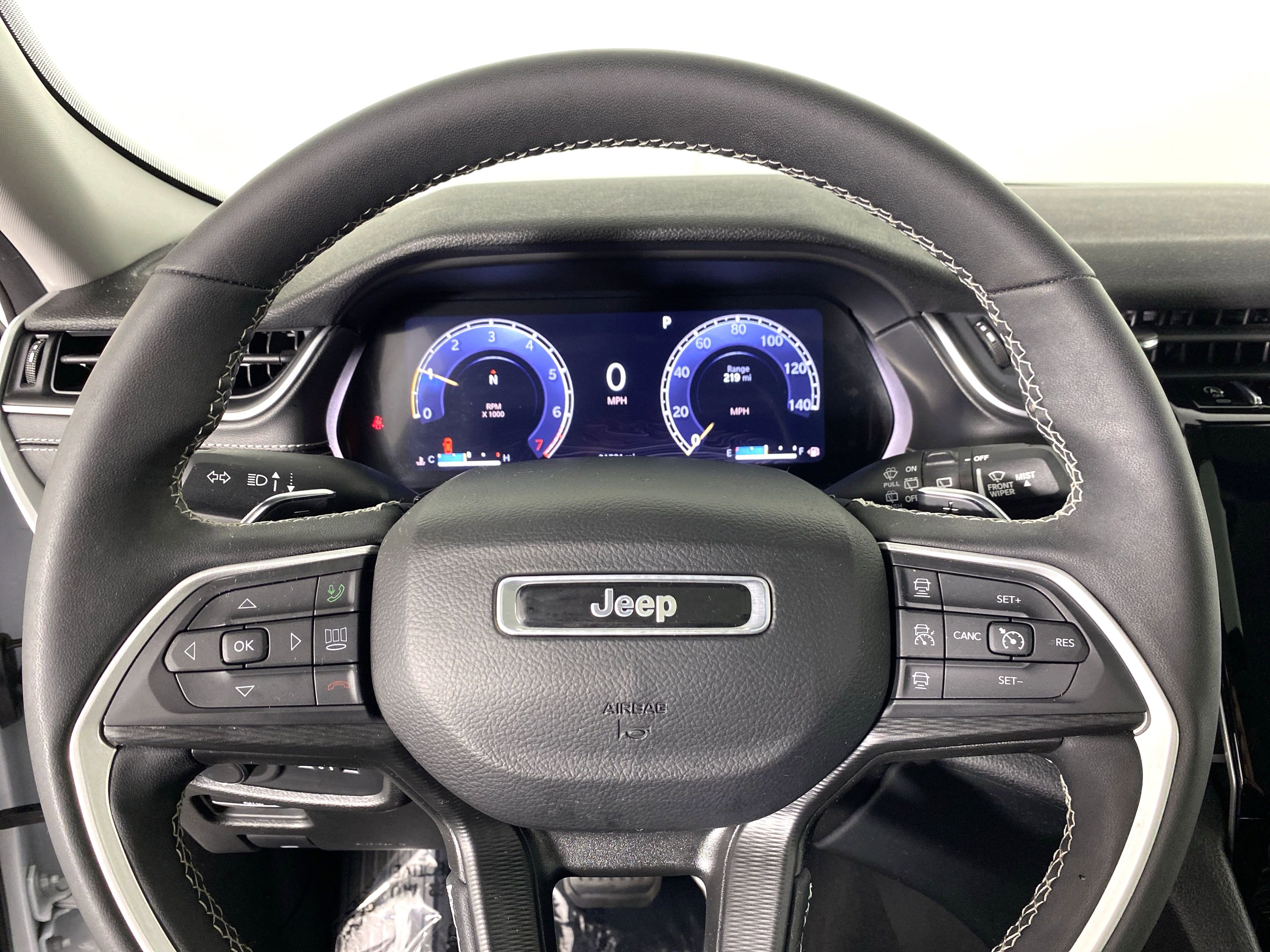 Used 2023 Jeep Grand Cherokee L Laredo w/ Luxury Tech Group I AWD/4WD image 21