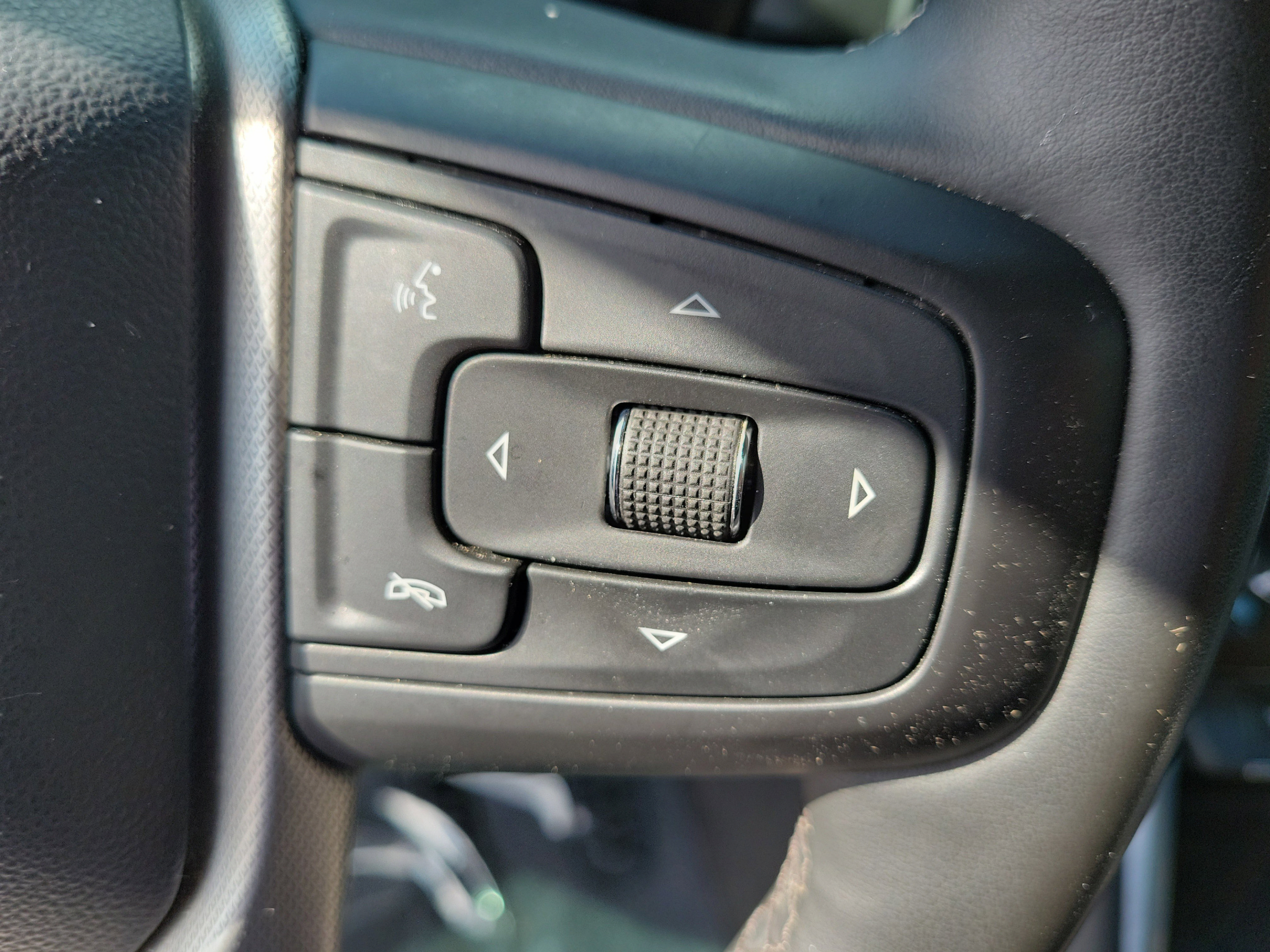 Used 2024 GMC Sierra 3500 Denali AWD/4WD image 21