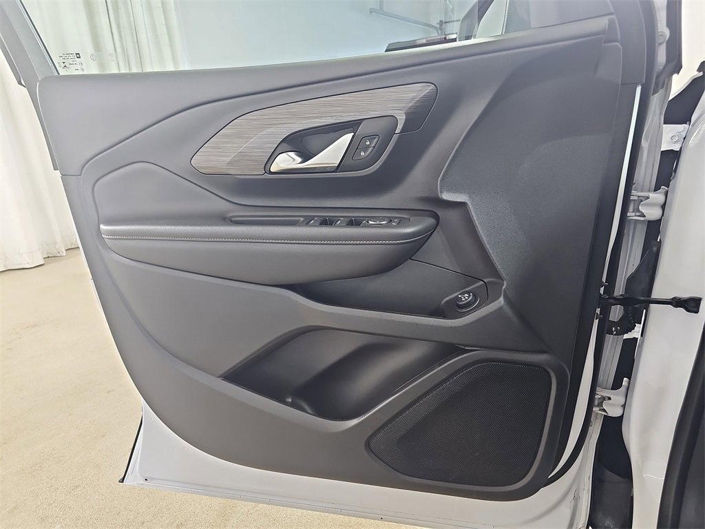 Certified 2023 GMC Terrain SLE w/ Driver Convenience Package image 32