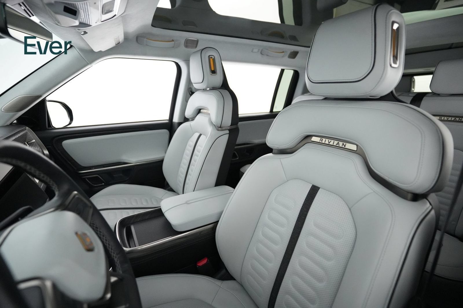 Used 2023 Rivian R1S Adventure AWD/4WD image 4