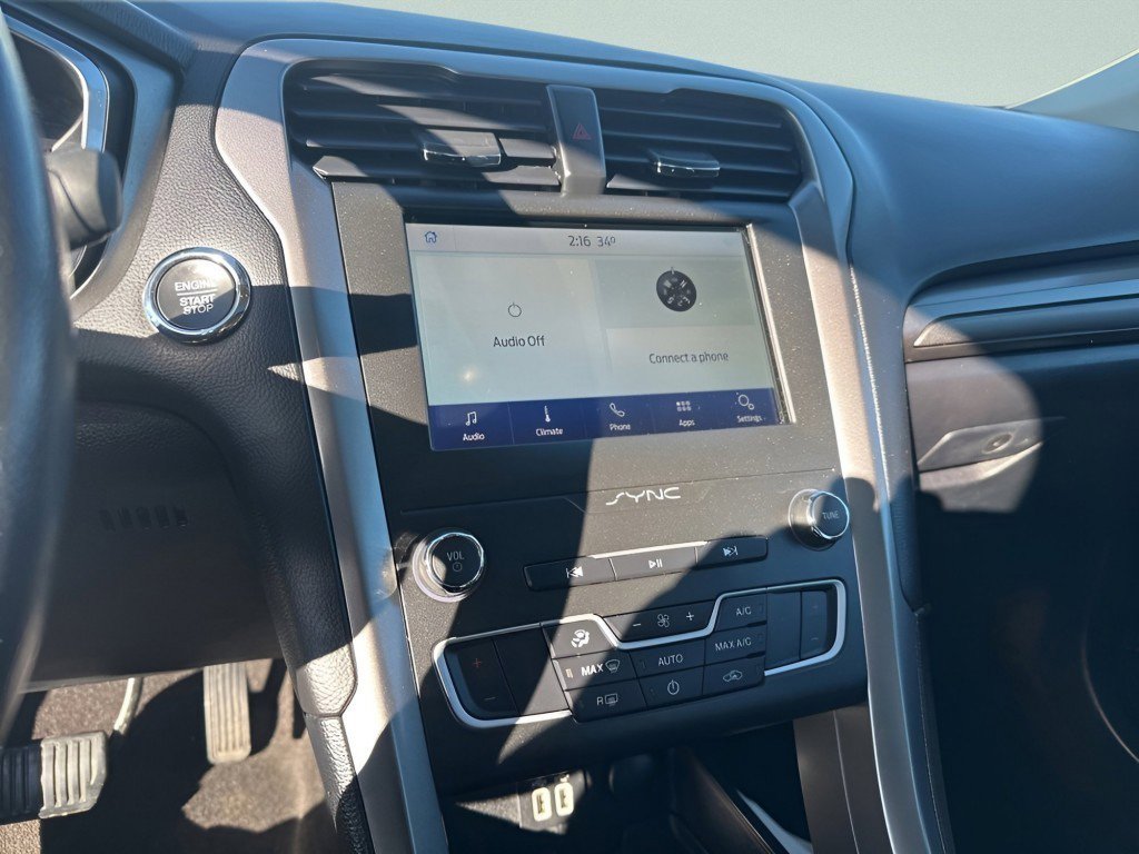 Used 2020 Ford Fusion SE image 20