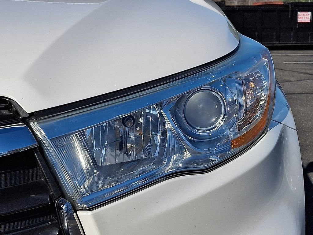 Used 2014 Toyota Highlander XLE image 10