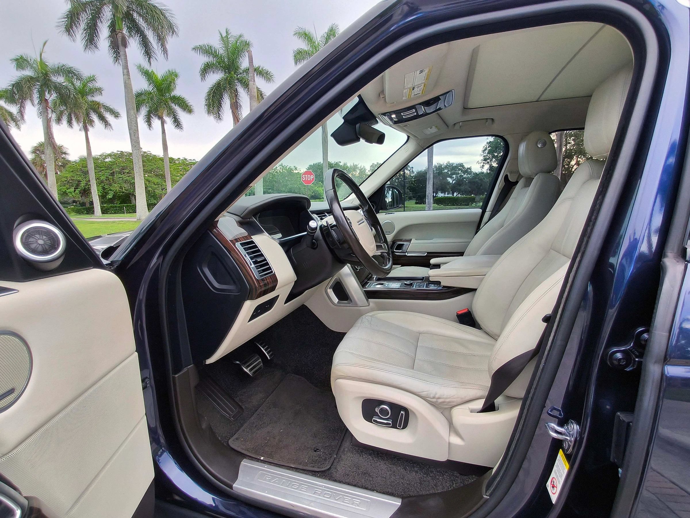 Used 2017 Land Rover Range Rover Supercharged AWD/4WD image 5