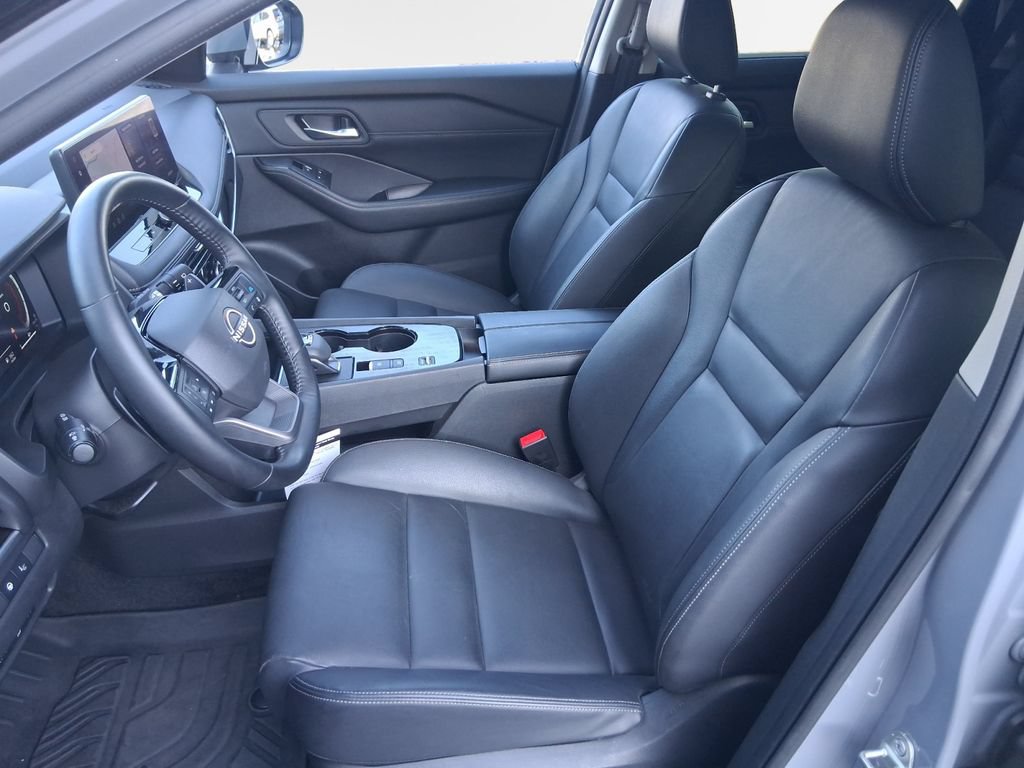 Used 2025 Nissan Rogue SL w/ SL Premium Package FWD image 12