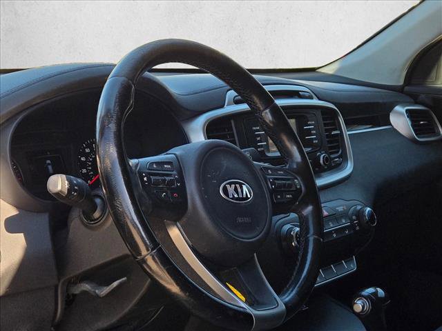 Used 2016 Kia Sorento LX w/ LX Convenience Package image 9