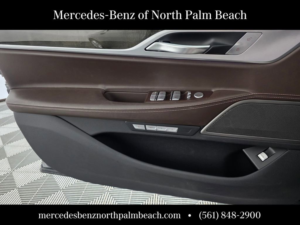 Used 2017 BMW 740i xDrive image 23