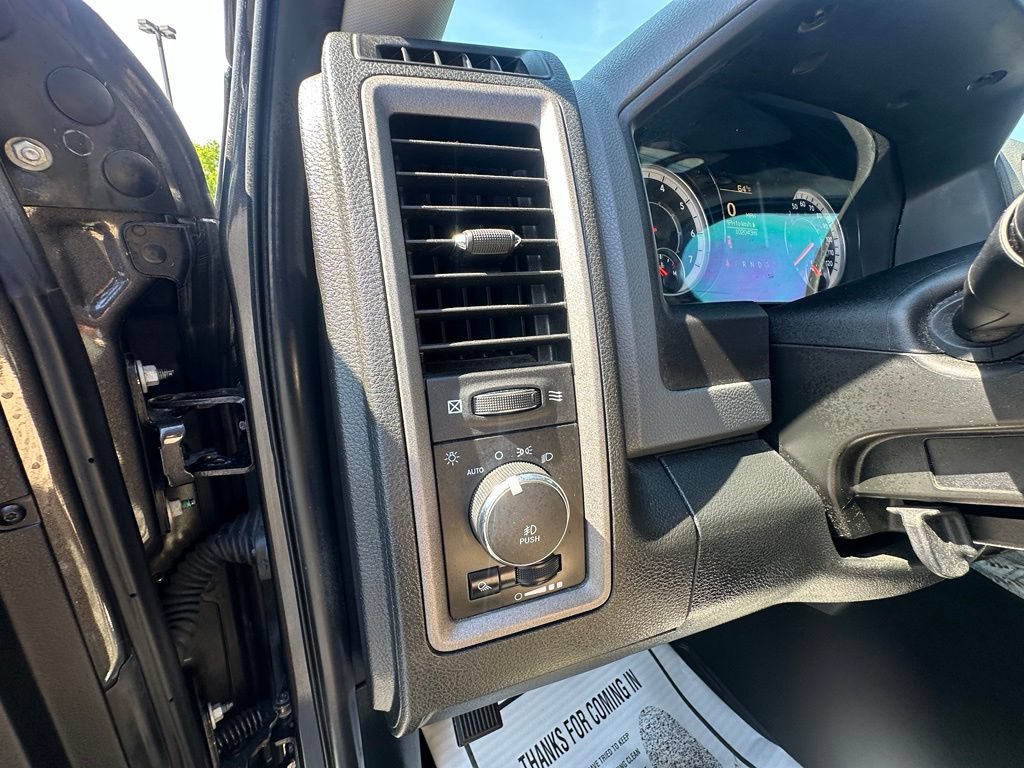 Used 2018 RAM 1500 Express AWD/4WD image 15